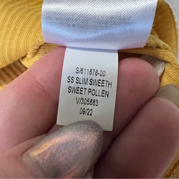 Old Navy Yellow Square Neck Ribbed T-shirt M - Picture 7 of 8